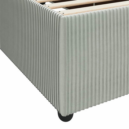 Bettgestell mit Matratze Hellgrau 200 x 200 cm Samt